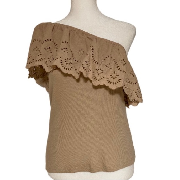 EUC Old Navy One Shoulder Blouse with Eyelet Trim Size Large - Picture 3 of 10